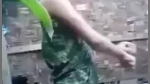 မြန်မာရေချိုးချောင်းရိုက် video preview