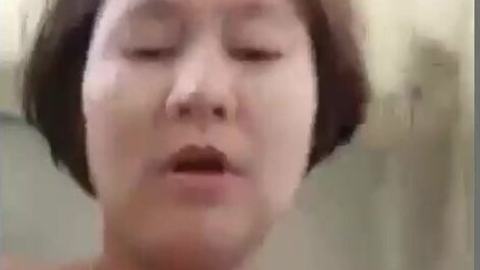 မြန်မာအန်တီကြီးဒုတ်ဆာနေပြီဂလု — XBurma Myanmar video preview