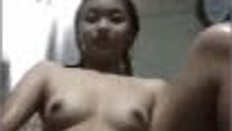 ဆယ်ကျော်သက်လေးရေချိုးရင်းထန် — XBurma Myanmar video preview