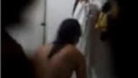 ရေချိုးချောင်းရိုက်လေး #2 video preview