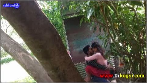 ကုလားနဲ့တက်ခွနေတဲ့မြန်မာမလေး video preview