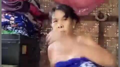 အန်တီကြီးရဲ့အထန်စကေး ဂလုလုလု — XBurma Myanmar video preview