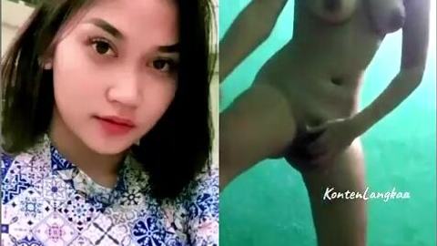 ဘဲကိုရေချိုးပြရင်းထန်တဲ့အလန်းလေး — XBurma Myanmar video preview