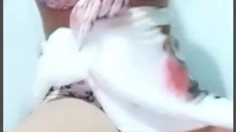 အဆီဖူးခါနေတဲ့ မြန်မာမလေး #1 — XBurma Myanmar video preview