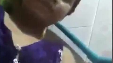 မုံရွာသူ အကိတ်လေးဘဲကိုပြ — XBurma Myanmar video preview
