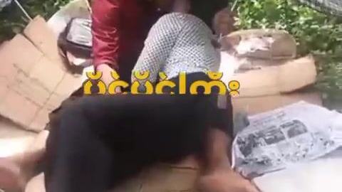 ဘဲကဒုတ်ထိုးကျွေးတာ စော်လေးကော့နေတာဘဲ video preview