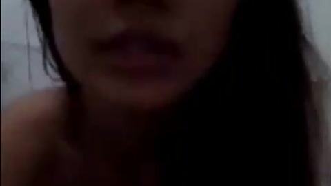 ဆံပင်ရှည်ရှည်လေးနဲ့ ရေချိုးရင်းထန် — XBurma Myanmar video preview