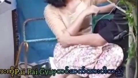 စော်လေးကလဲ ဆာနေပြီ ချောင်းရိုက်လေး video preview