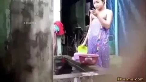 စော်လေးရေချိုးတာ ချောင်းရိုက် video preview