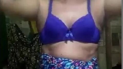 ကြိုက်ကုန်းအန်တီကြီး ဒုတ်ဆာနေပြီ — XBurma Myanmar video preview