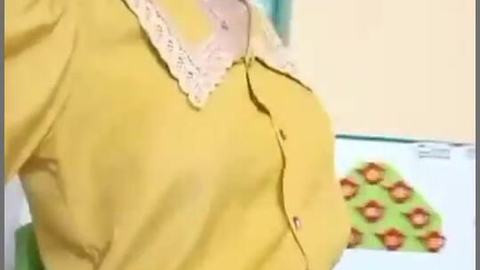 မူကြိုဆရာမ အိုးအမိုက်စားလေး — XBurma Myanmar video preview