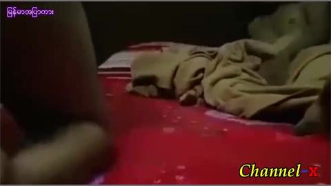 မြန်မာမလေးကို ဟော်တည်မှာစားထားတာလေး video preview