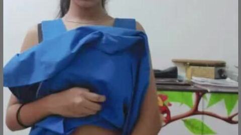 ပိပိသေးသေးလေးရေချိုးရင်းပြ — XBurma Myanmar video preview