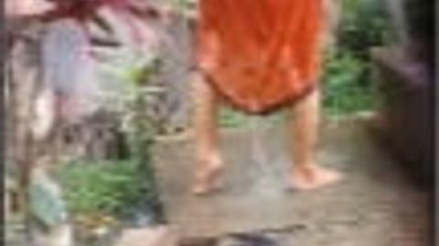 ရေချိုးချောင်းရိုက် video preview
