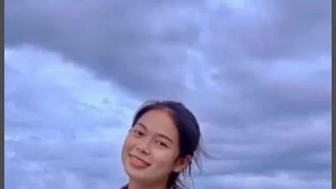 မလိုးခင်ဟော်တည်မှာရေချိုး video preview