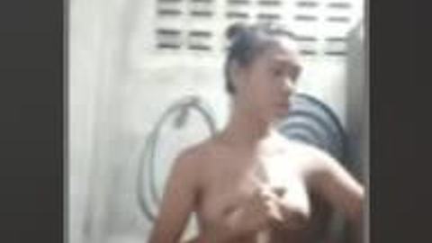 အပျိုပေါက်စ ရေချိုးပြ — XBurma Myanmar video preview