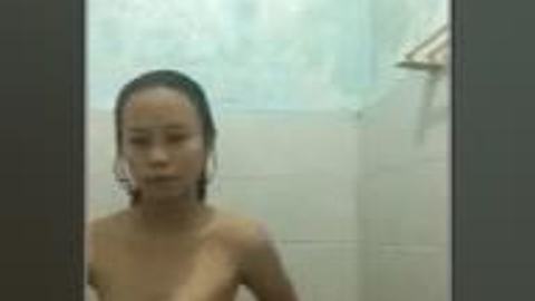 ဘဲဘဲကို ရေချိုပြတဲ့ စကီအလန်းလေး — XBurma Myanmar video preview