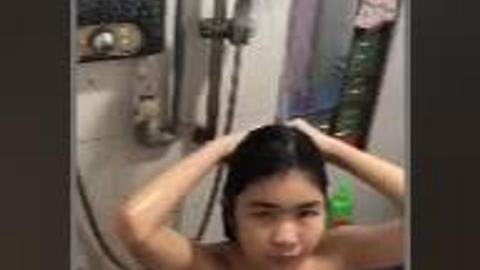 အငုံးလေးရေချိုး လူမိသွားတာလေး — LeakMM Myanmar video preview
