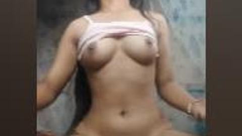 မြန်မာအပျိုပေါက်လေးရဲ့စောက်ဖုတ်ဂလုကြ — XBurma Myanmar video preview