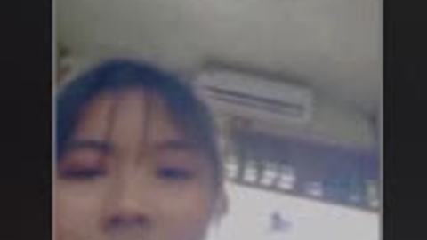 ဘဲဂွင်းထုပြတာကို ကြည့်တဲ့ မြန်မာ မလေး — LeakMM Myanmar video preview