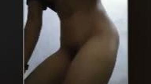 ရေချိးခန်းထဲမှာထန်တဲ့ မြန်မာမလေး — LeakMM Myanmar video preview