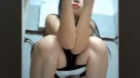 အိမ်သာထဲက စောက်ဖုတ်အမိုက်စားလေးကွာရှယ်လေးဟ video preview
