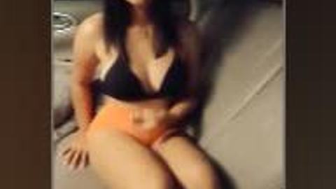 ကားပေါ်မှာလိုးတဲ့ စကီအမိုက်စားလေး video preview