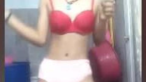 ရေချိုးခန်းထဲက ဆယ်ကျော်သက်လေး #3 — XBurma Myanmar video preview