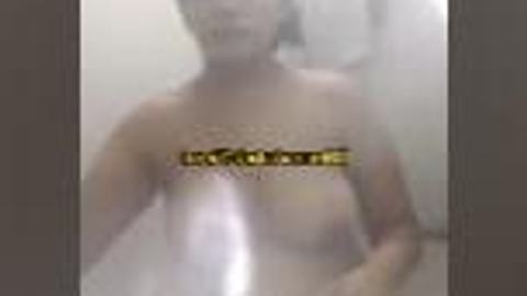 အပျိုကြီးမမ ရေချိုးရင်းထန် — XBurma Myanmar video preview
