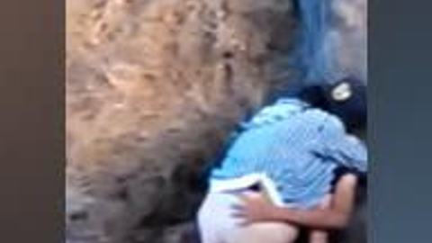 သစ်ပင်အောက်မှာခိုးစား ချောင်းရိုက်လေး video preview