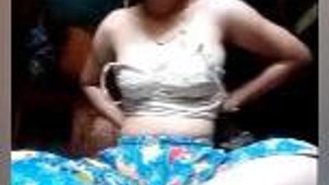 မြန်မာအပျိုပေါက်လေးရဲ့ စောက်ဖုတ်ဖောင်းဖောင်းလေး # 1 — XBurma Myanmar video preview
