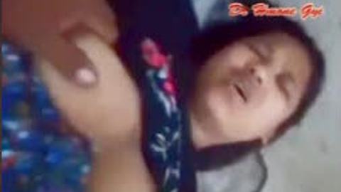 နို့စို့ပေးတဲ့ပြောနေတာ မိခင်စိတ်အပြည့်ရှိတဲ့အန်တီ — LeakMM Myanmar video preview