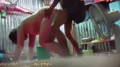 အိမ်တွင်းဖြစ် ချောင်းရိုက် video preview