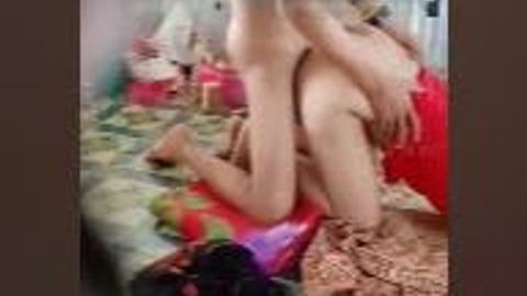 ဘေးအခန်းကအတွဲဖင်ထောင်ပြီးလိုး ချောင်းရိုက်လေး video preview