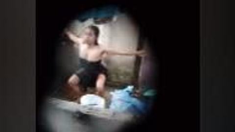 မြန်မာမလေးရေချိုးချောင်းရိုက် video preview