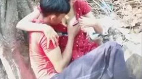 ချောင်းရင်းရိုက်တဲ့ချောင်းရိုက်လေး video preview