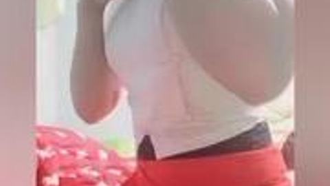 မကွေးသင်ကြားရေးဆေးရုံက သူနာပြုမလေး — LeakMM Myanmar video preview