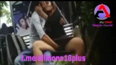ခိုးရိုက်တာ တွေ့သွားတဲ့စော်လေး video preview