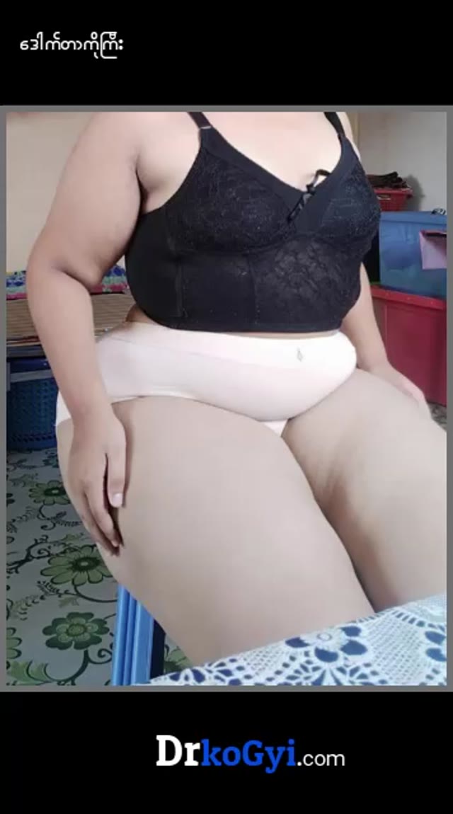 ဒီအကိတ်ကြီးကို ဖြိုနိုင်ပါ့မလားကွယ် — XBurma Myanmar video preview