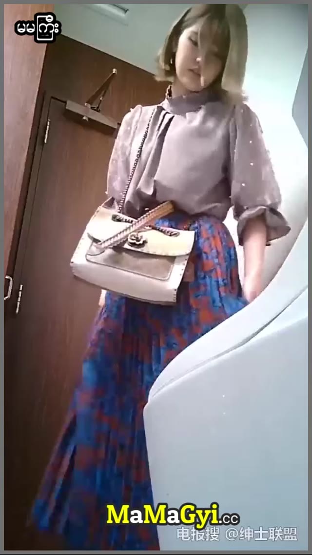 အိမ်သာထဲကပိပိအလန်းလေးများ SPY — XBurma Myanmar video preview