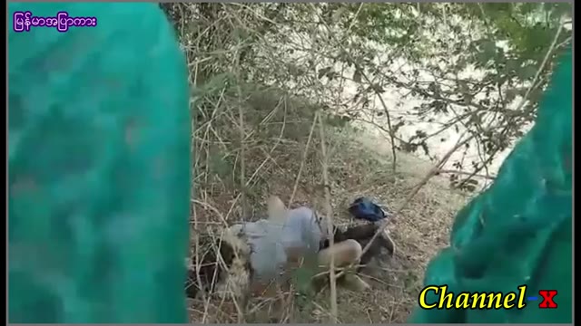 ခြုံတိုးပြီးဆွဲနေတဲ့ အတွဲ ချောင်းရိုက်လေး — XBurma Myanmar video preview