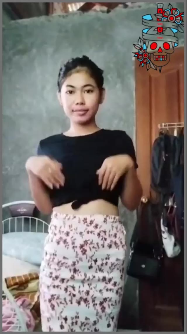 ဆယ်ကျော်သက်လေး ရေချိုး # 1 — XBurma Myanmar video preview