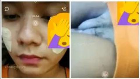 Video Call နဲ့ အဖုတ်ပြတဲ့ မမ video preview