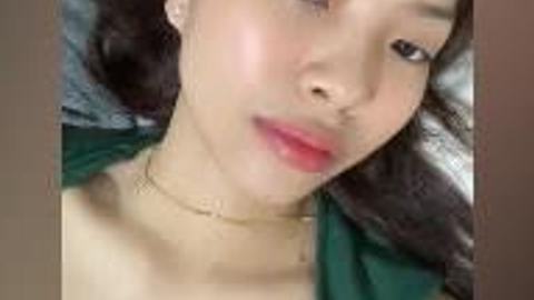 အိမ်သာထဲဝင်ပြီး ပြတဲ့ မြန်မာအလန်းလေးဟ နုနဖတ်ဖတ်လေး # 2 — XBurma Myanmar video preview