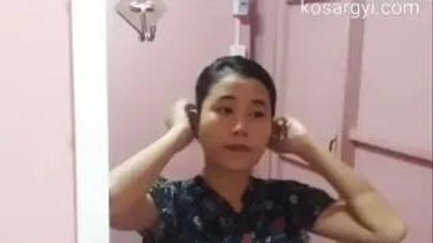 ပခုက္ကူမြို့ အထည်ချုပ်သူလေး ခိုင်ဇင်ဝင်း video preview