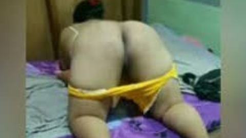 ဘယ်လိုတွေတောင်ကုန်းနေတာလား video preview