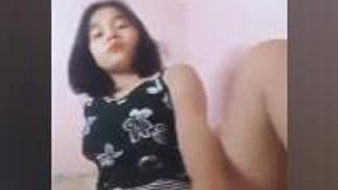 အကောင်သေးပေမဲ့ အဖုတ်လေးက ဖောင်းဖောင်းလေး — XBurma Myanmar video preview