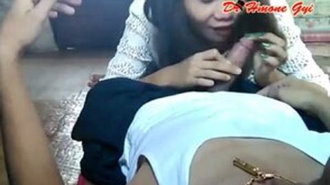 လီးစုပ်ရင်းကြည်နူးနေတဲ့ဆော်ကြီး video preview
