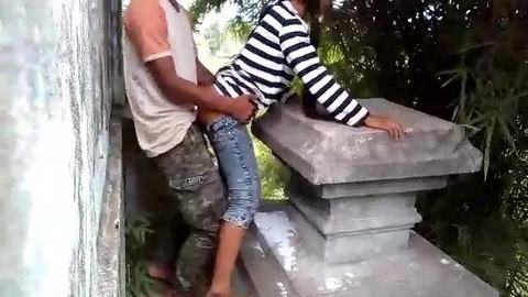 ခိုးစားနေတာ လူမိသွားတယ် video preview