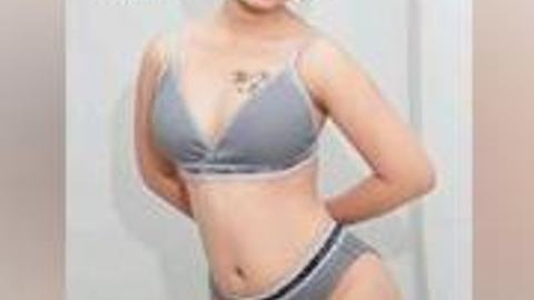 နိုရာရေချိုးပြတာလေး video preview